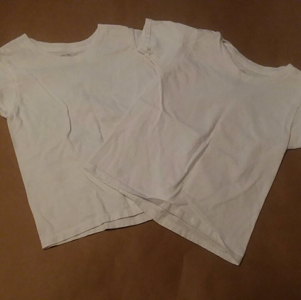 2 ok of plain white short sleeve tees